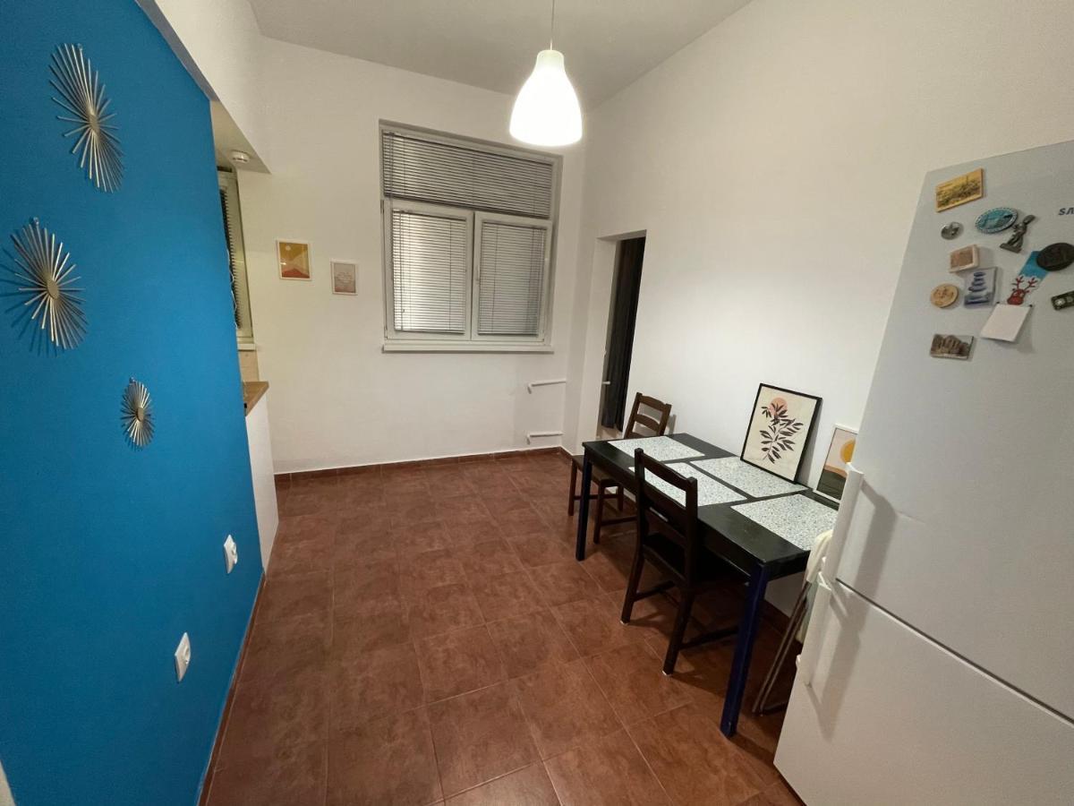 Top Center "Small Five Corners" On A Quiet Street Σόφια Εξωτερικό φωτογραφία